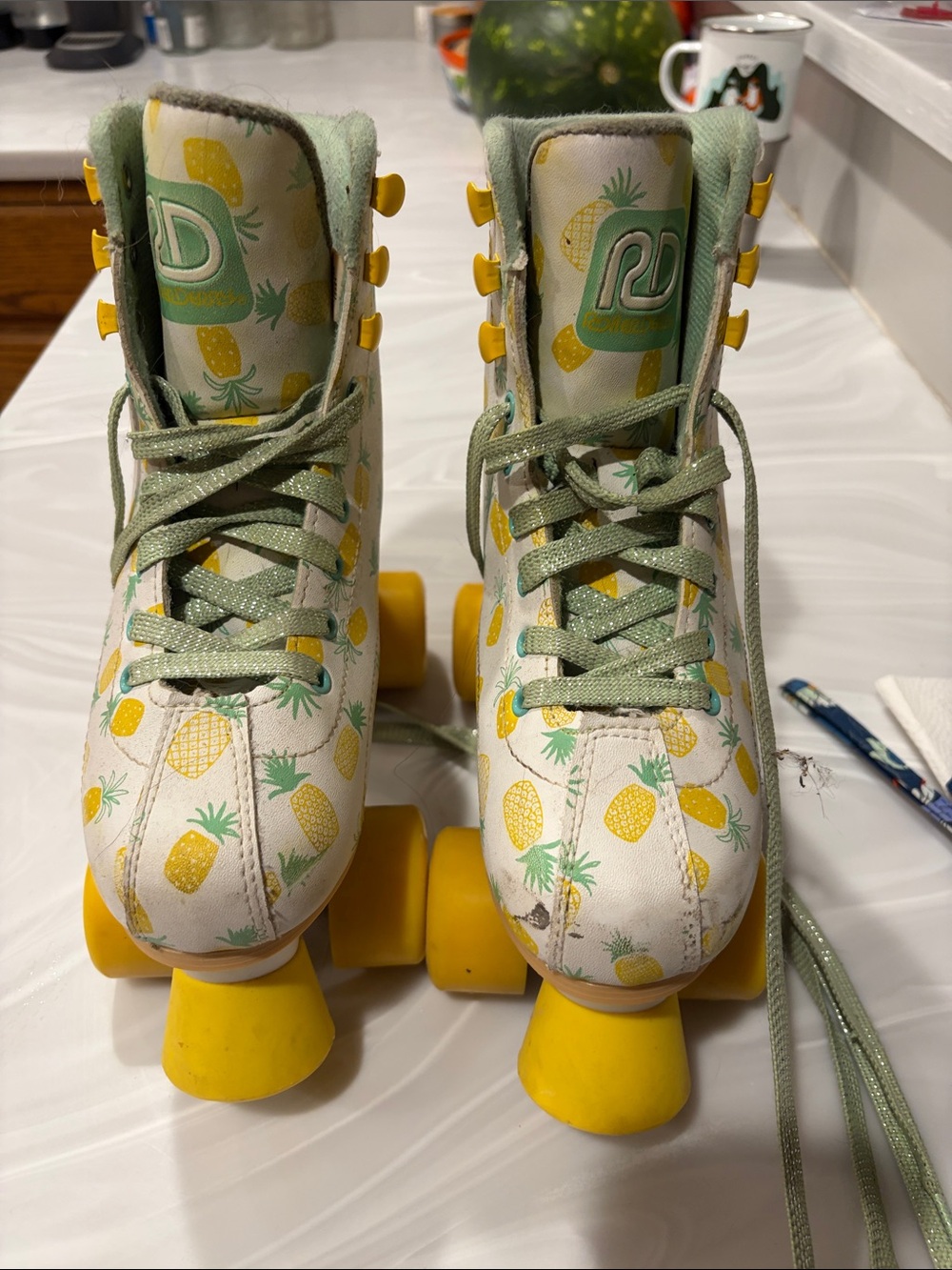 Pineapple Print Roller Skates with Yellow Wheels